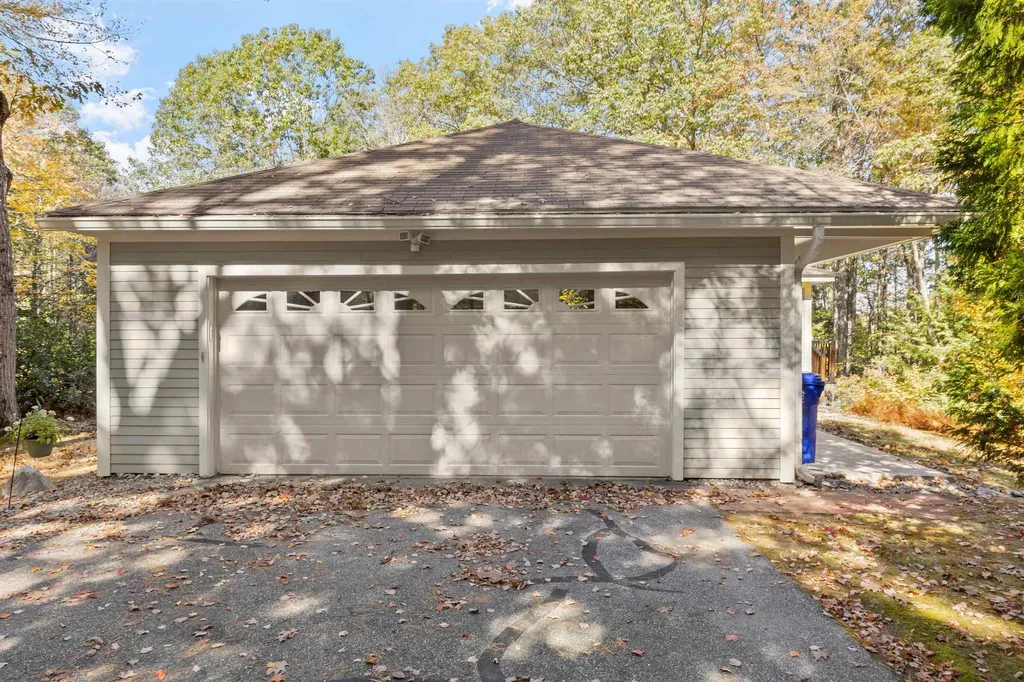 6 Surrey Drive Bow NH 03304