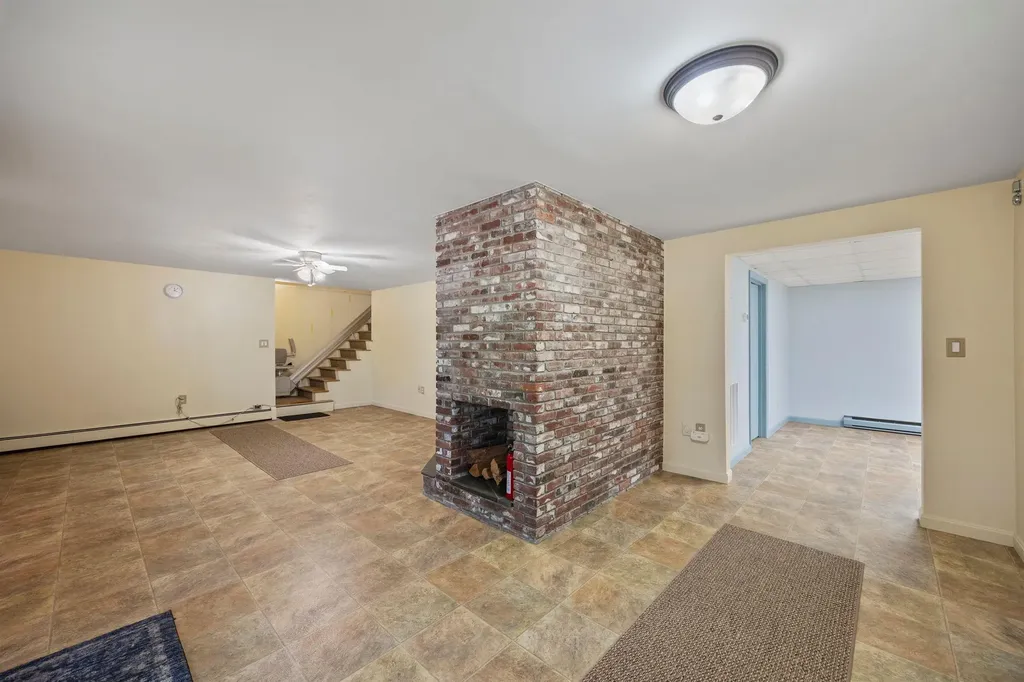 6 Surrey Drive Bow NH 03304