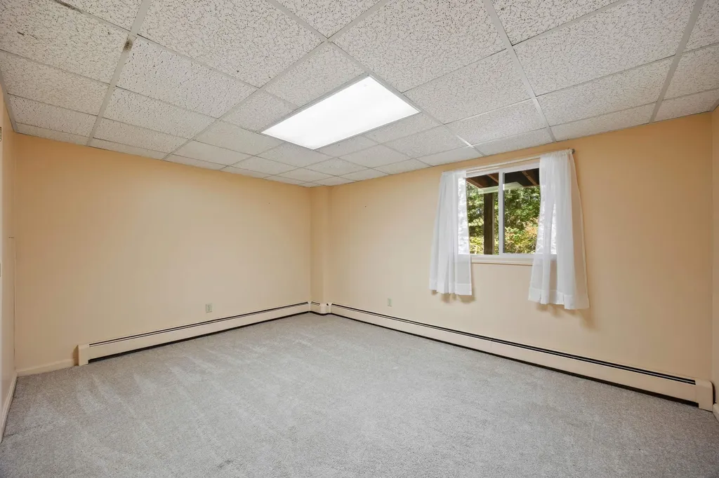 6 Surrey Drive Bow NH 03304