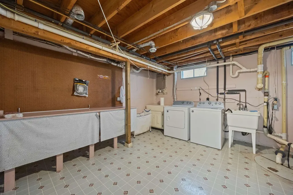 6 Surrey Drive Bow NH 03304