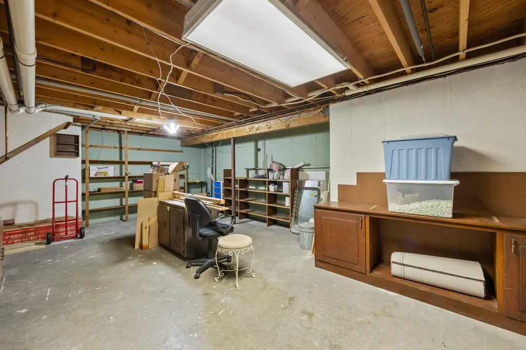 6 Surrey Drive Bow NH 03304