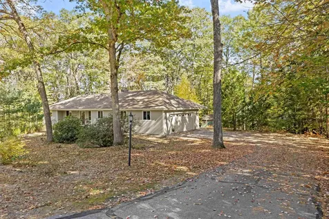 6 Surrey Drive Bow NH 03304