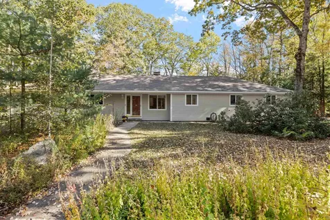 6 Surrey Drive Bow NH 03304