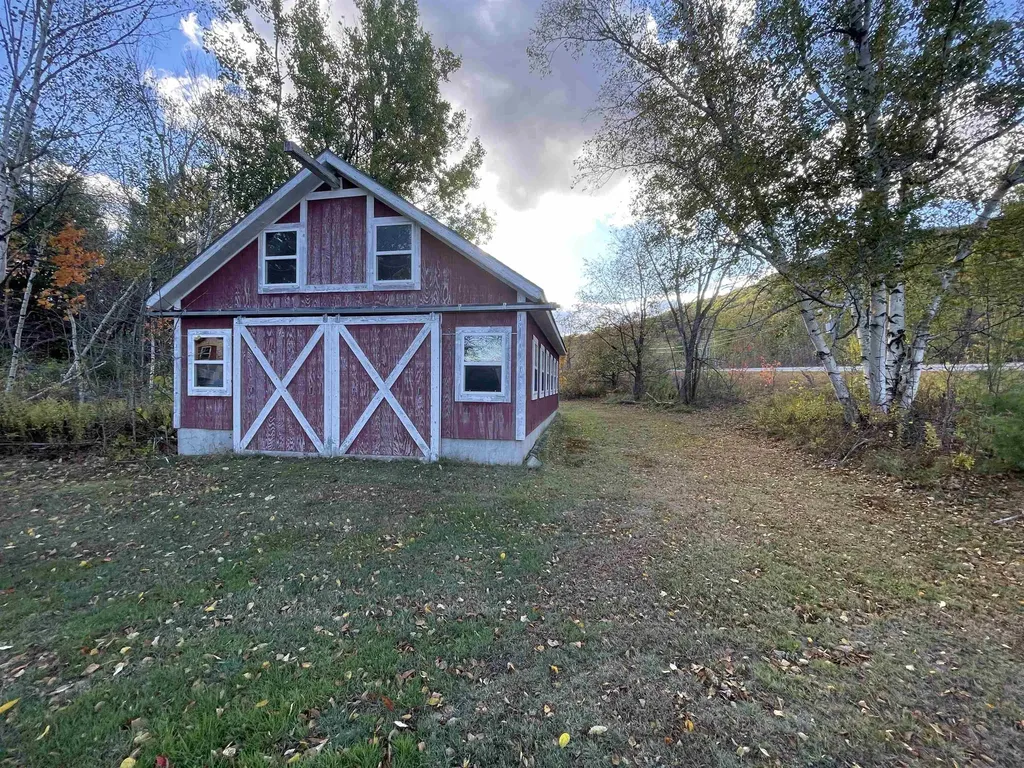 6 Meadow Road Shelburne NH 03581