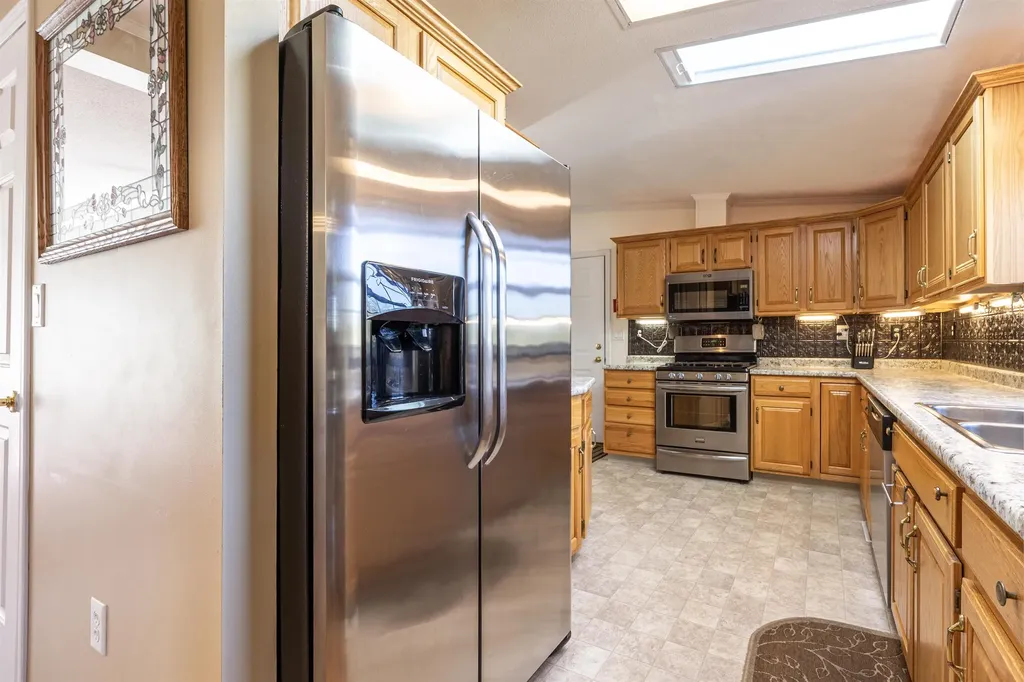 23 Stonegate Lane Hampstead NH 03841