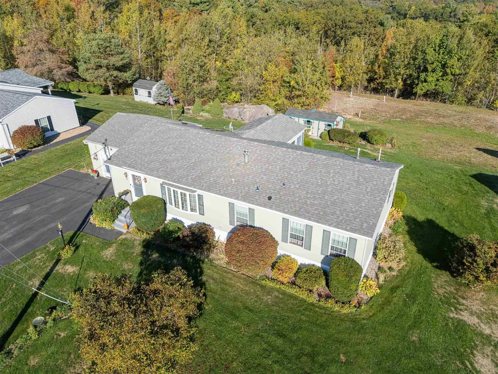 23 Stonegate Lane Hampstead NH 03841