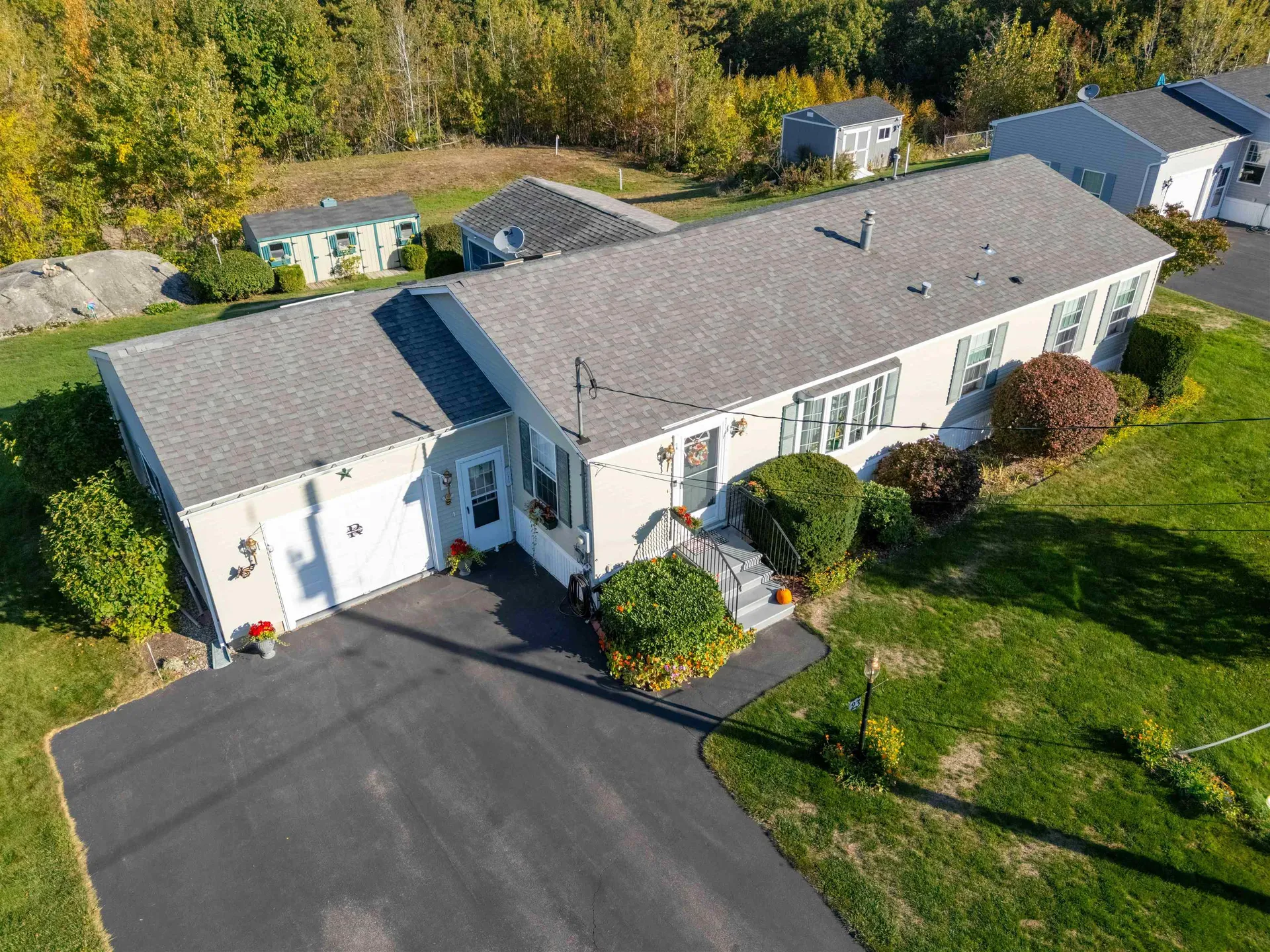 23 Stonegate Lane Hampstead NH 03841