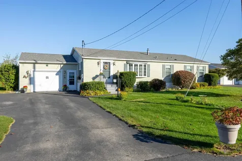 23 Stonegate Lane Hampstead NH 03841