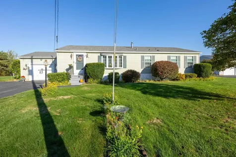 23 Stonegate Lane Hampstead NH 03841