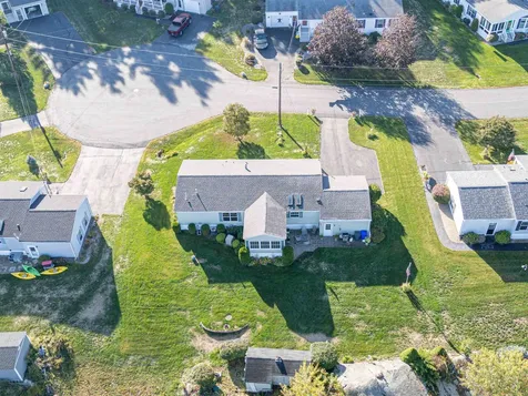 23 Stonegate Lane Hampstead NH 03841