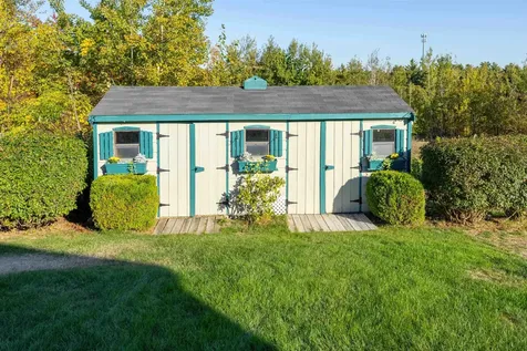 23 Stonegate Lane Hampstead NH 03841