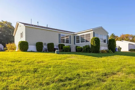 23 Stonegate Lane Hampstead NH 03841