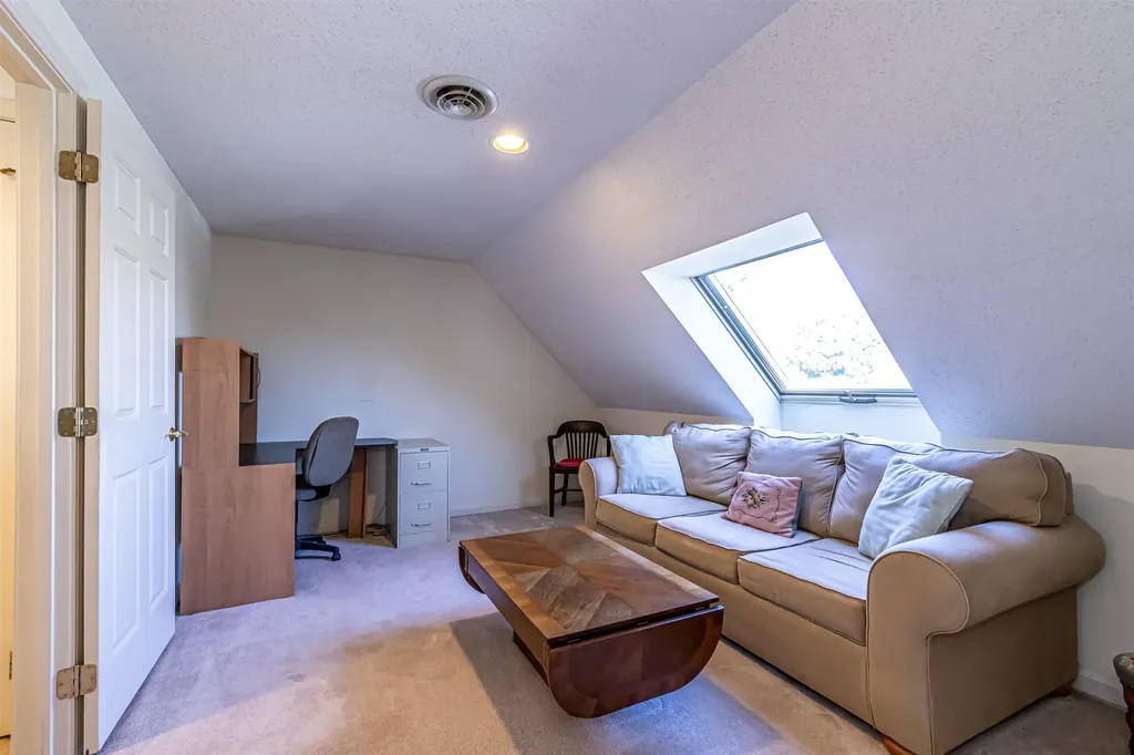 21 Long Hill Road Peterborough NH 03458