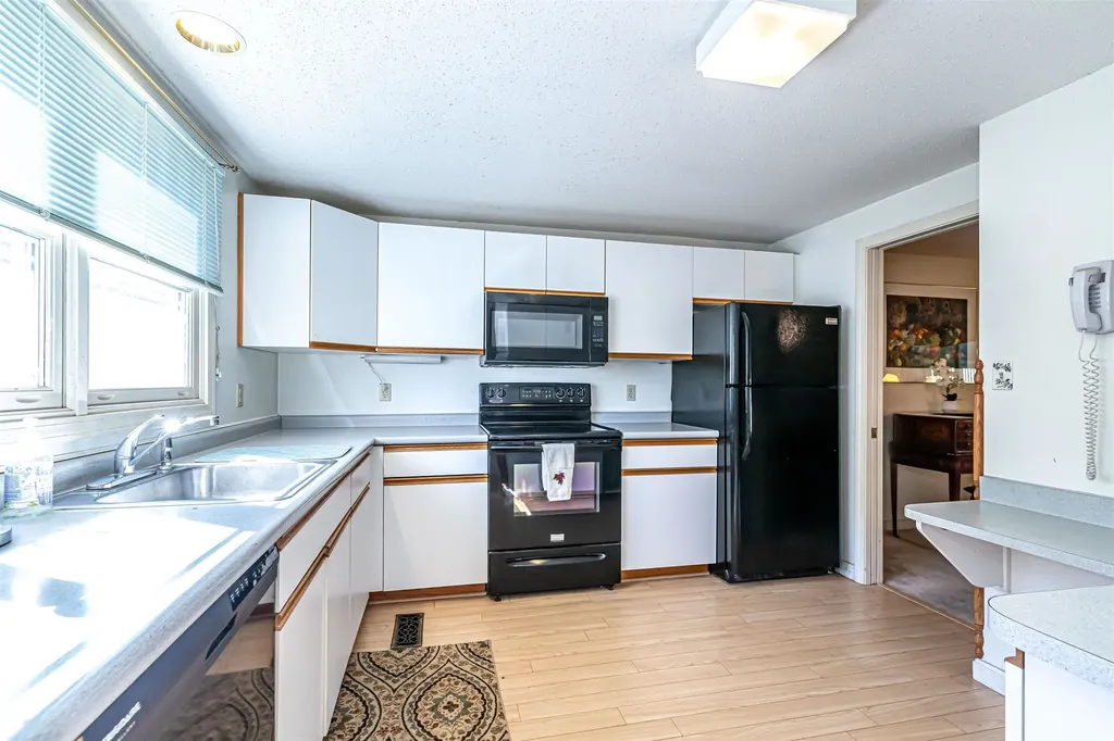 21 Long Hill Road Peterborough NH 03458