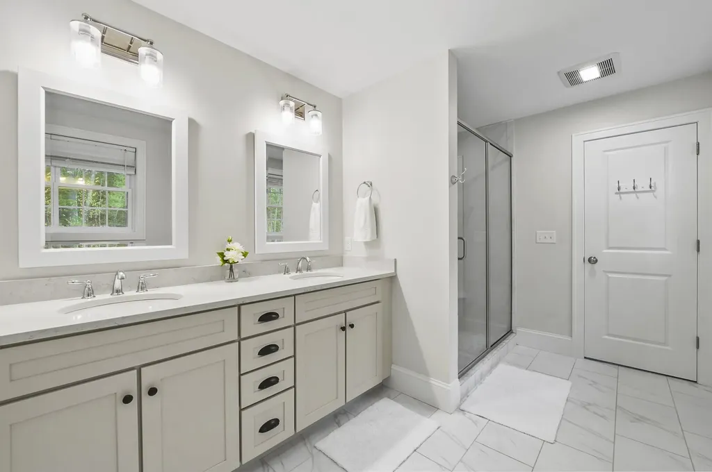 18 Sawtelle Road Brookline NH 03033