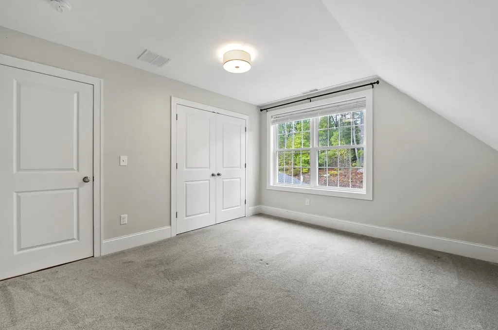 18 Sawtelle Road Brookline NH 03033