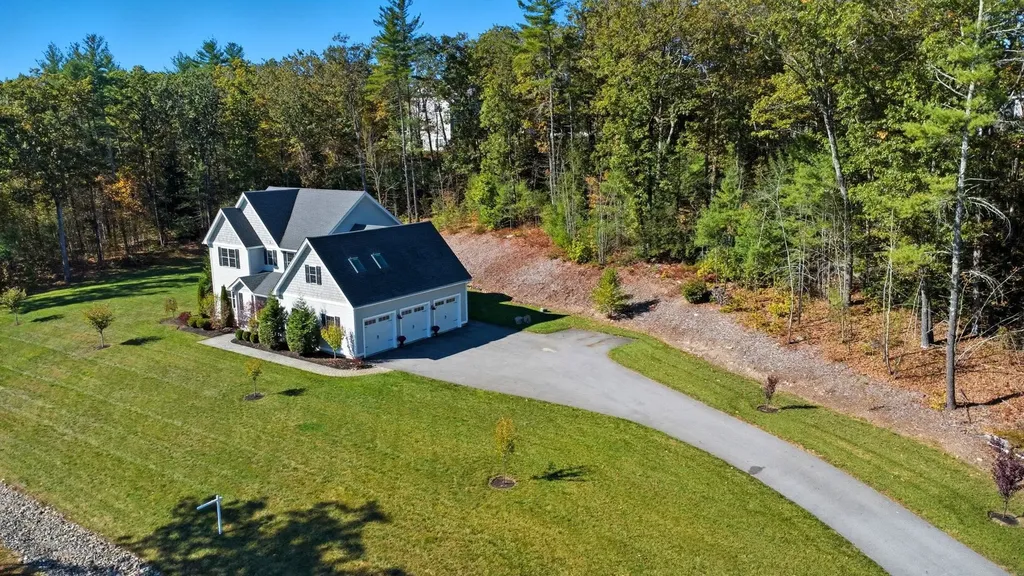 18 Sawtelle Road Brookline NH 03033