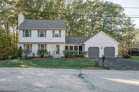 5 Stratham Green Nashua NH 03063