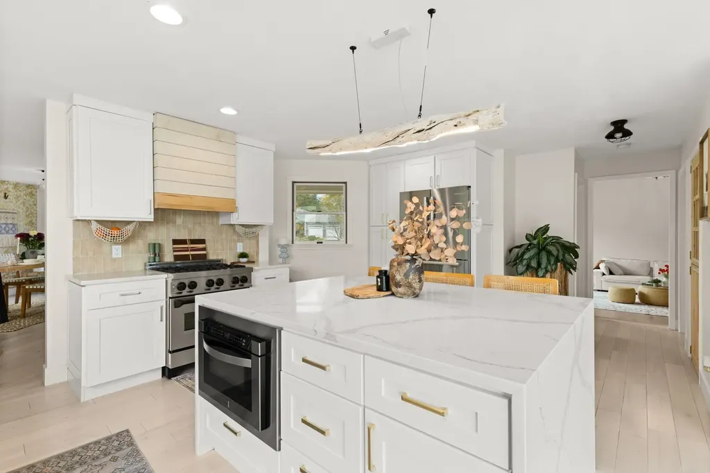 12 Ruth Street Portsmouth NH 03801