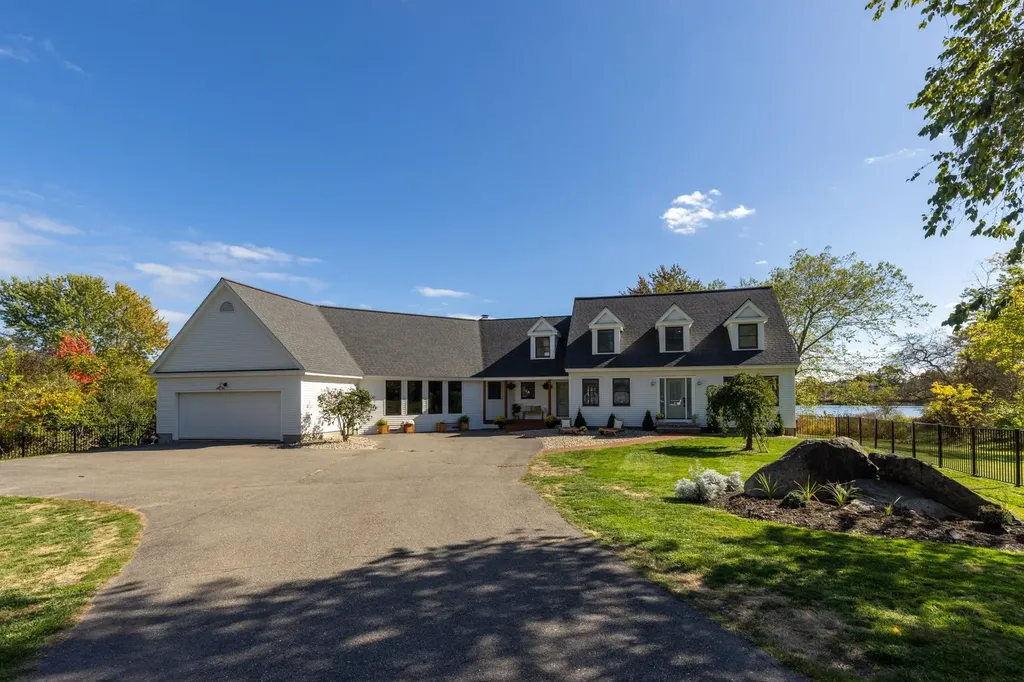 12 Ruth Street Portsmouth NH 03801