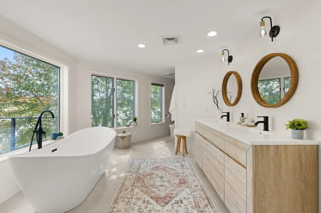 12 Ruth Street Portsmouth NH 03801