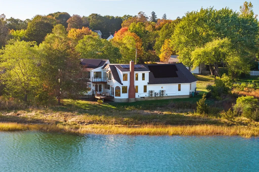 12 Ruth Street Portsmouth NH 03801