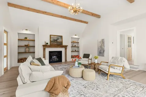 12 Ruth Street Portsmouth NH 03801