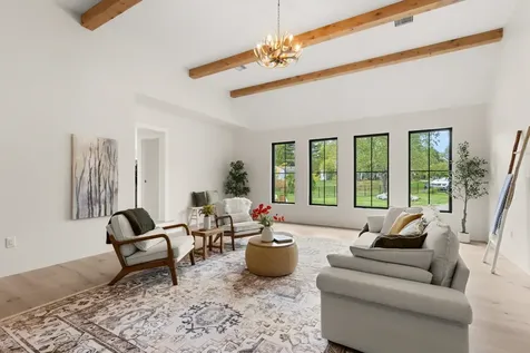 12 Ruth Street Portsmouth NH 03801