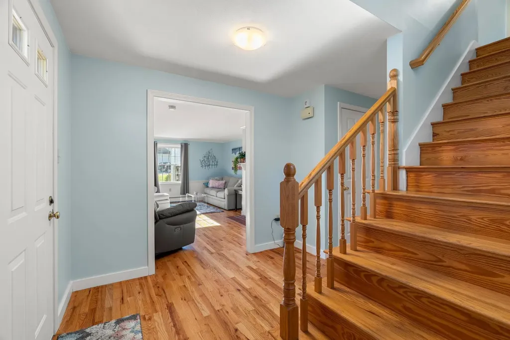 5 Pheasant Run Kingston NH 03848