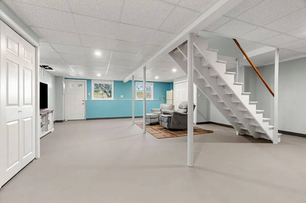 5 Pheasant Run Kingston NH 03848