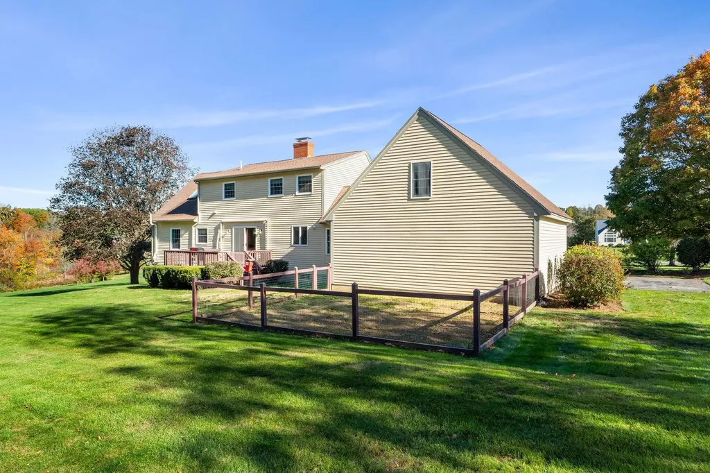 5 Pheasant Run Kingston NH 03848