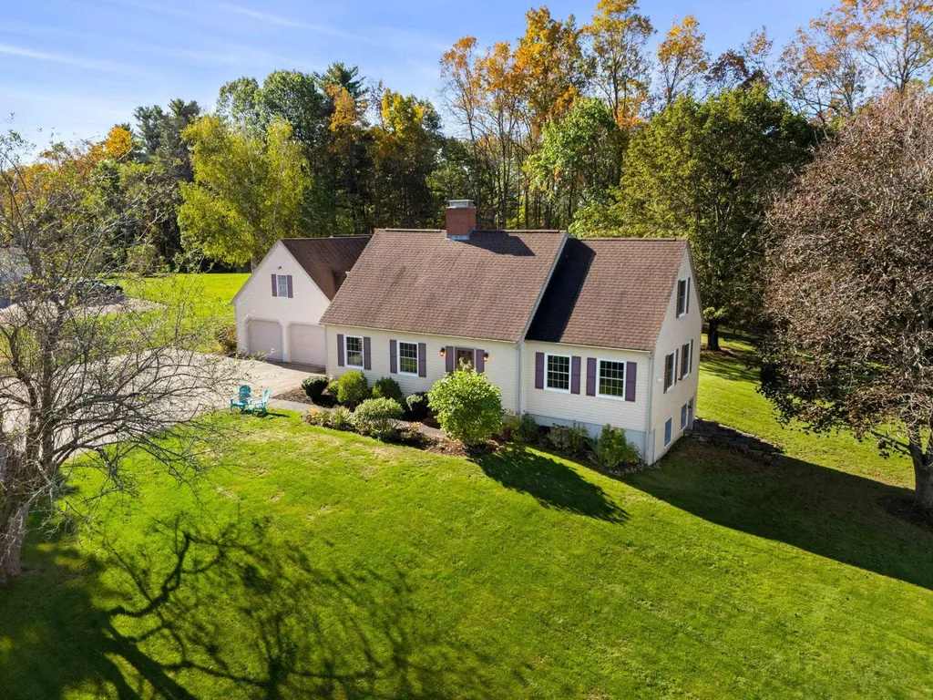 5 Pheasant Run Kingston NH 03848