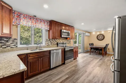 5 Pheasant Run Kingston NH 03848