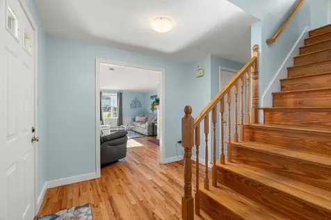 5 Pheasant Run Kingston NH 03848