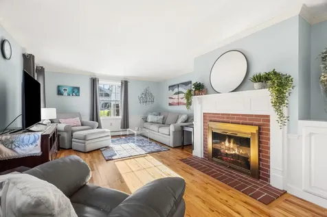 5 Pheasant Run Kingston NH 03848