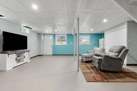 5 Pheasant Run Kingston NH 03848