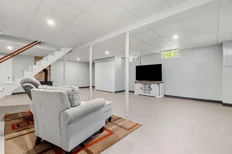 5 Pheasant Run Kingston NH 03848