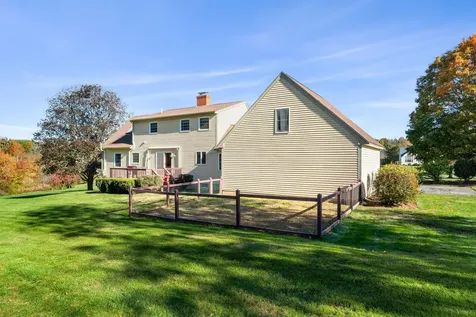 5 Pheasant Run Kingston NH 03848