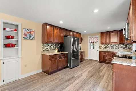 5 Pheasant Run Kingston NH 03848