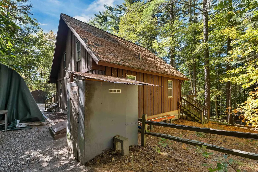 3 Saddlepath Road Raymond NH 03077