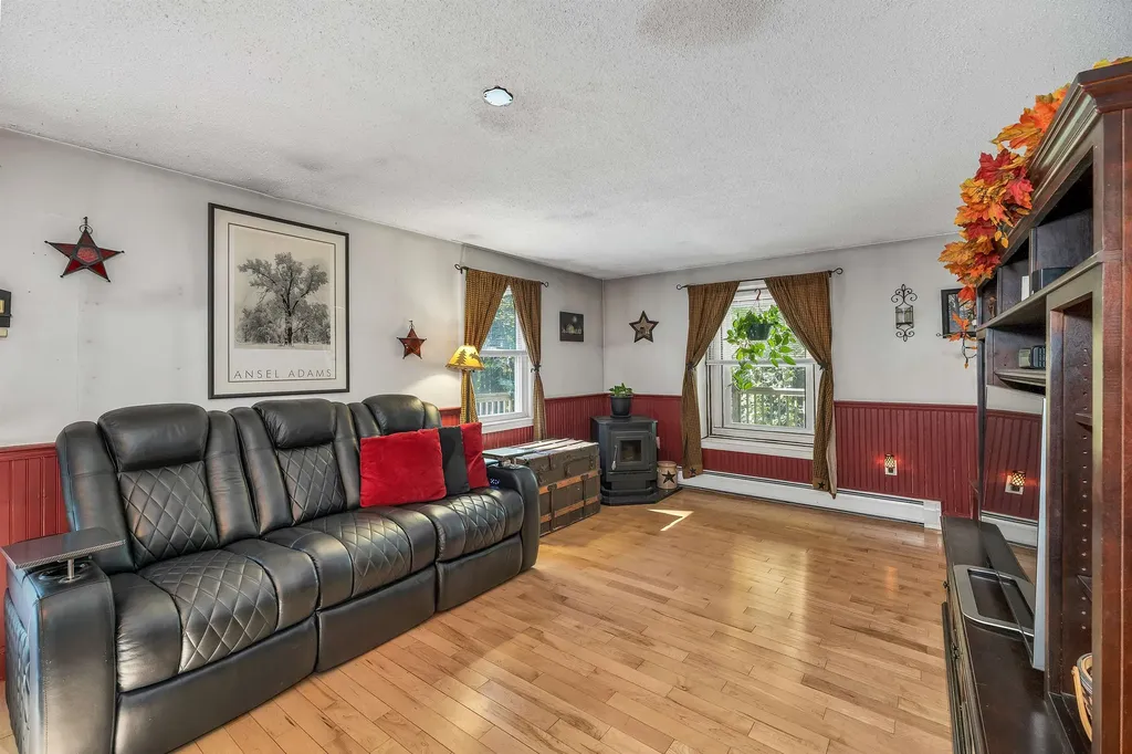 3 Saddlepath Road Raymond NH 03077