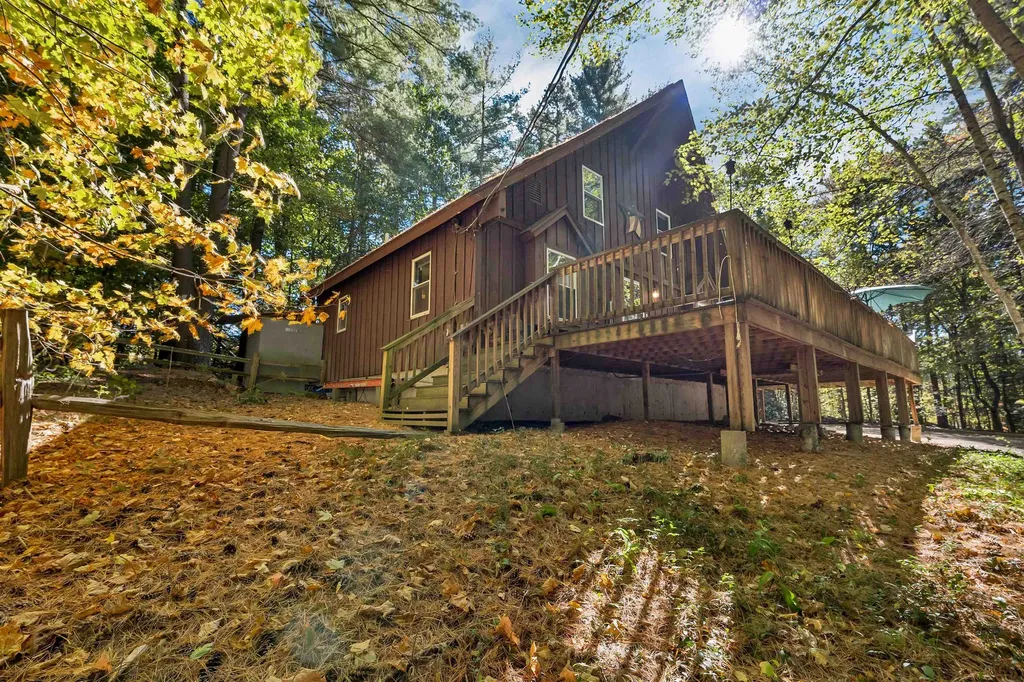 3 Saddlepath Road Raymond NH 03077