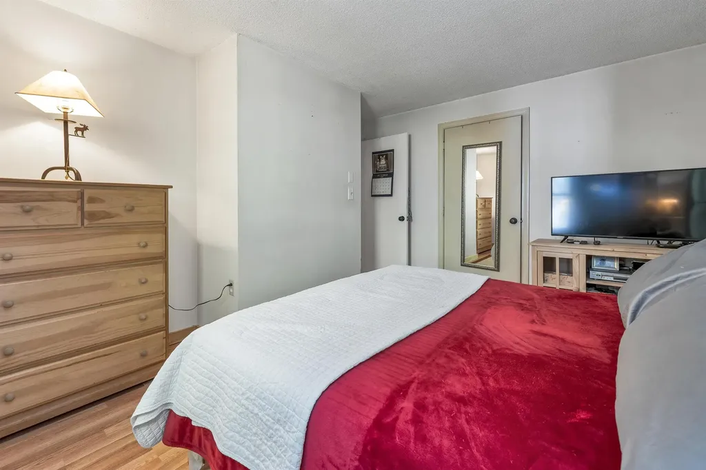 3 Saddlepath Road Raymond NH 03077