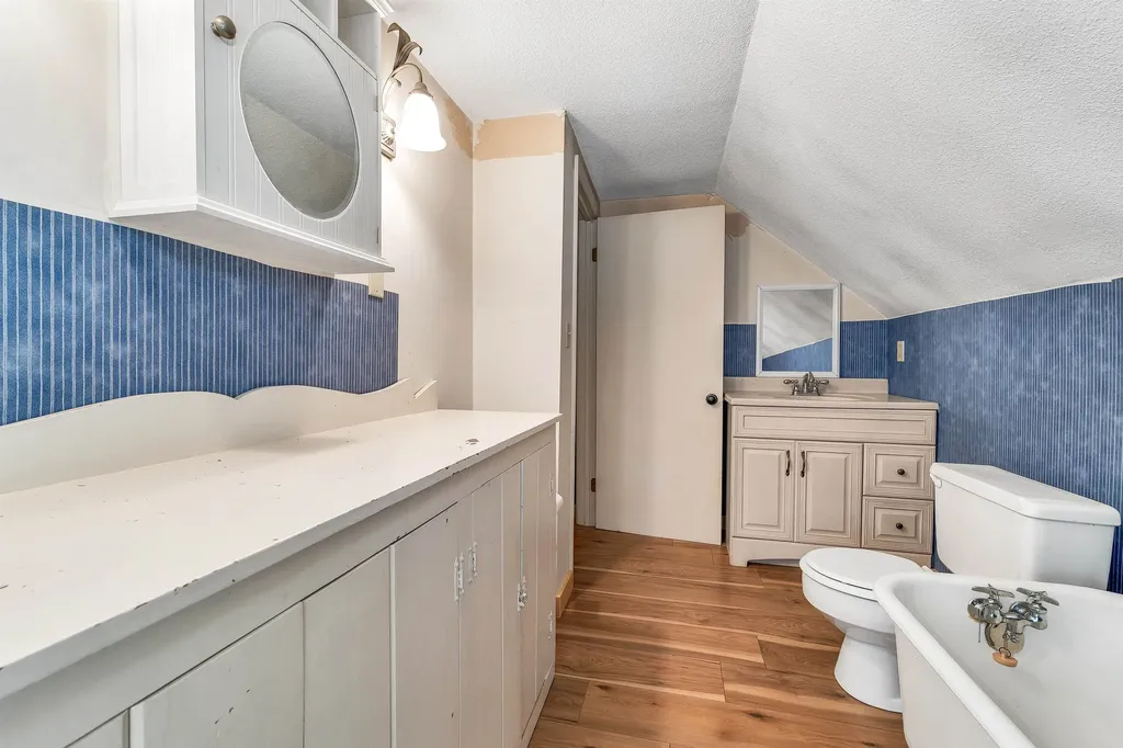 3 Saddlepath Road Raymond NH 03077