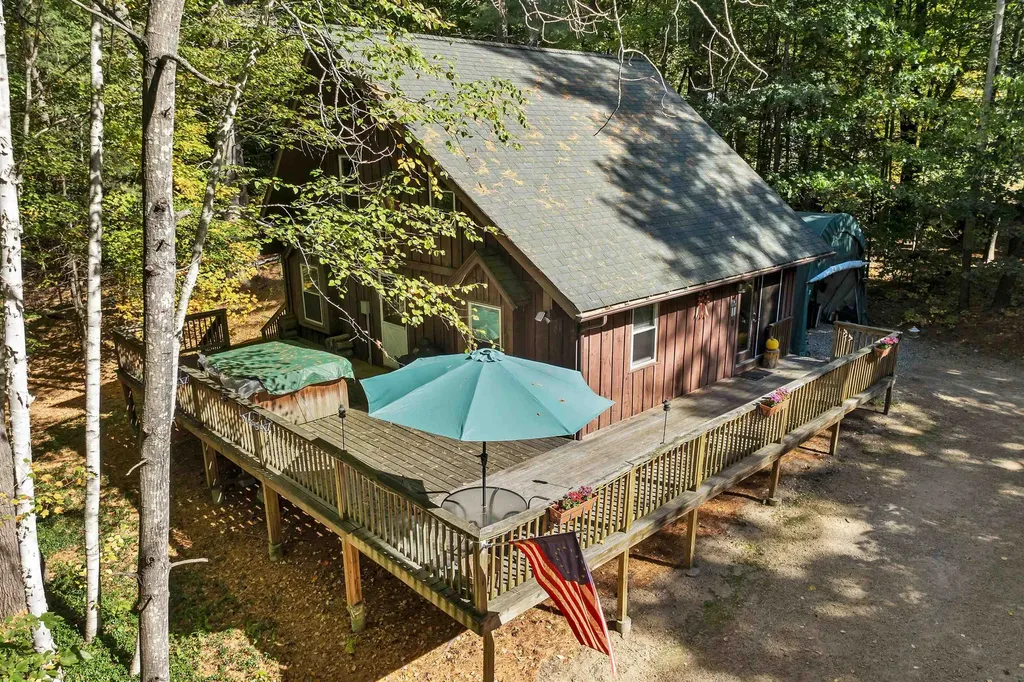 3 Saddlepath Road Raymond NH 03077