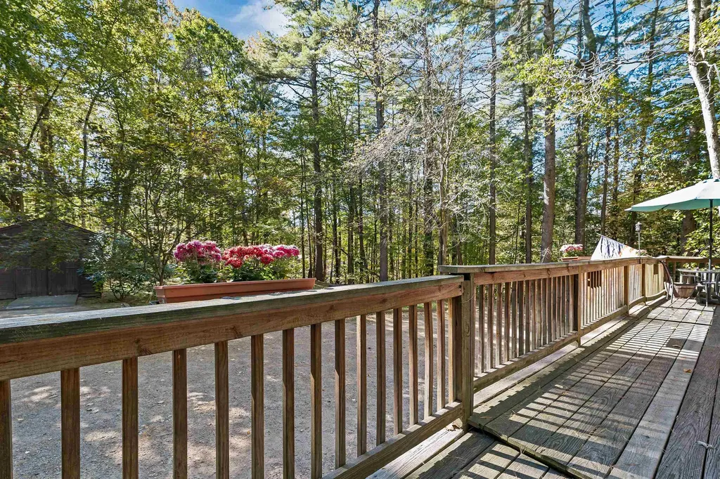 3 Saddlepath Road Raymond NH 03077