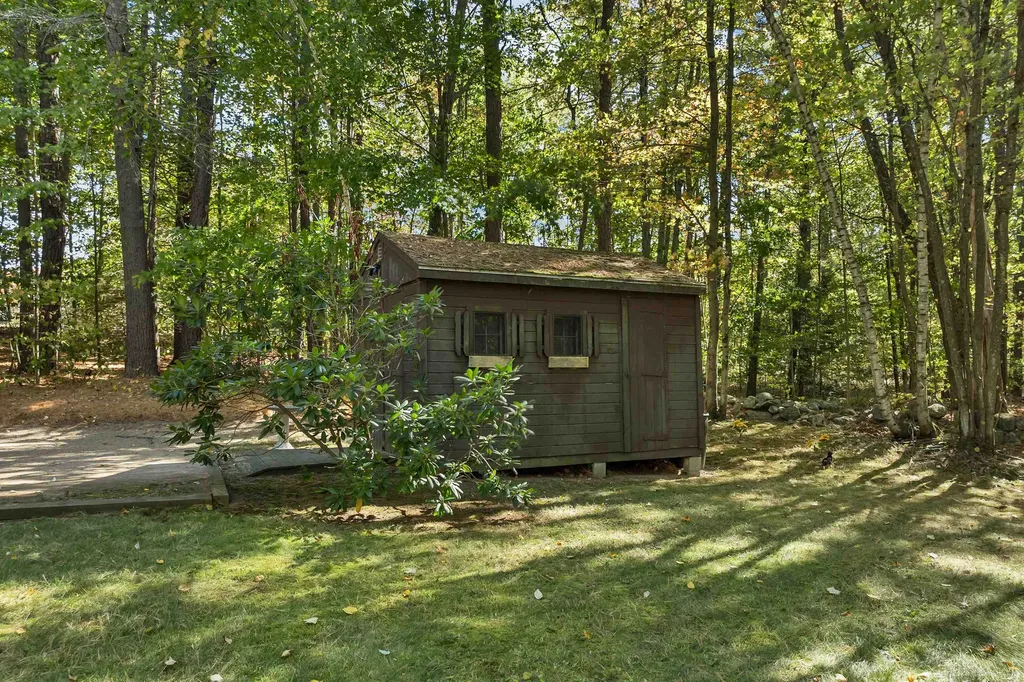 3 Saddlepath Road Raymond NH 03077