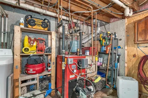 3 Saddlepath Road Raymond NH 03077