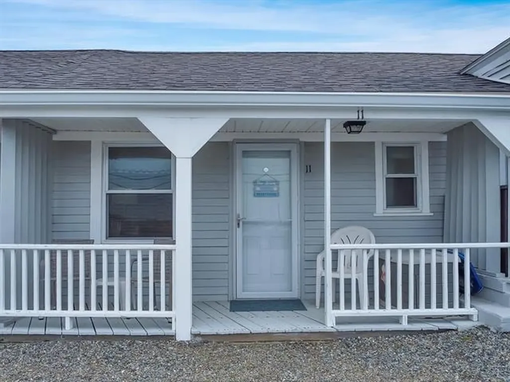 522 Ocean Boulevard Hampton NH 03842-3641