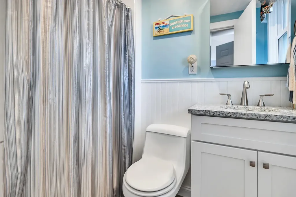 522 Ocean Boulevard Hampton NH 03842-3641